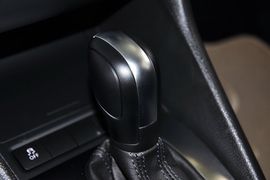 2012款大众高尔夫1.6L手自一体时尚型