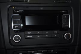 2012款大众高尔夫1.6L手自一体时尚型