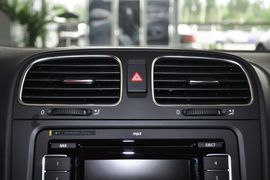 2012款大众高尔夫1.6L手自一体时尚型
