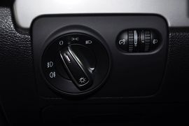 2012款大众高尔夫1.6L手自一体时尚型