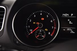 2012款大众高尔夫1.6L手自一体时尚型