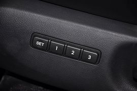 2012款马自达睿翼轿跑车2.0L豪华版