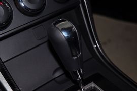 2012款马自达睿翼轿跑车2.0L豪华版