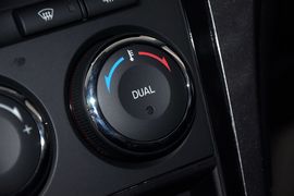 2012款马自达睿翼轿跑车2.0L豪华版