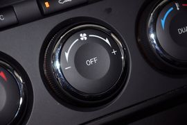 2012款马自达睿翼轿跑车2.0L豪华版