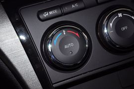 2012款马自达睿翼轿跑车2.0L豪华版