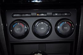 2012款马自达睿翼轿跑车2.0L豪华版