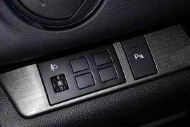 2012款马自达睿翼轿跑车2.0L豪华版