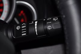 2012款马自达睿翼轿跑车2.0L豪华版