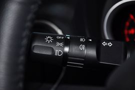 2012款马自达睿翼轿跑车2.0L豪华版