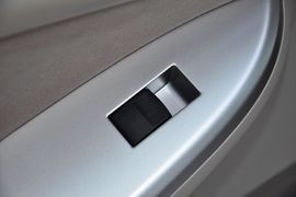 2012款丰田卡罗拉1.8L