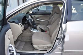 2012款丰田卡罗拉1.8L