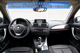 2012款宝马1系118i运动型试驾实拍