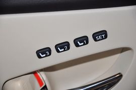 2012款雷克萨斯RX270豪华版
