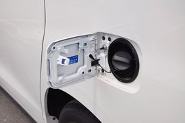 2012款丰田埃尔法2.4L豪华版