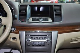 2011款日产天籁2.5L