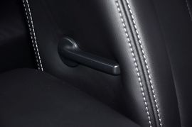 2012款日产奇骏2.5L