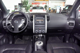 2012款日产奇骏2.5L
