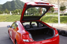 2011款丰田杰路驰场地体验