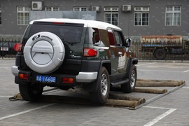 2011款丰田FJ酷路泽场地体验