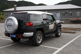 2011款丰田FJ酷路泽场地体验