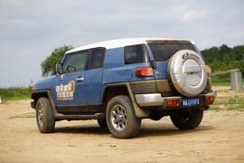 2011款丰田FJ酷路泽场地体验