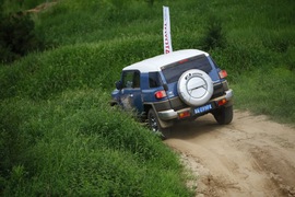 2011款丰田FJ酷路泽场地体验