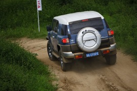 2011款丰田FJ酷路泽场地体验