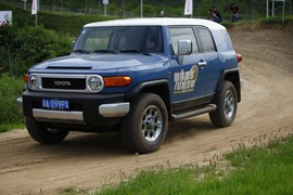 2011款丰田FJ酷路泽场地体验