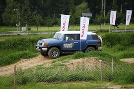 2011款丰田FJ酷路泽场地体验