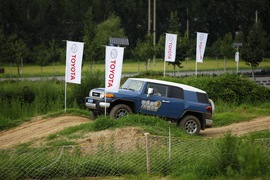 2011款丰田FJ酷路泽场地体验