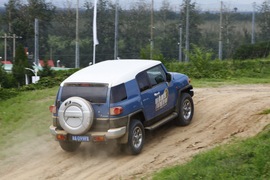 2011款丰田FJ酷路泽场地体验