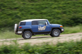 2011款丰田FJ酷路泽场地体验