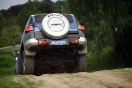 2011款丰田FJ酷路泽场地体验