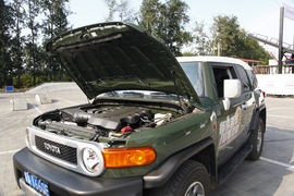 2011款丰田FJ酷路泽场地体验