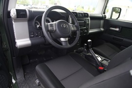 2011款丰田FJ酷路泽场地体验