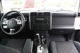 2011款丰田FJ酷路泽场地体验