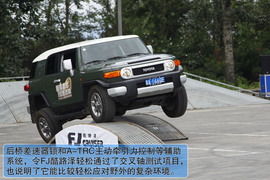 2011款丰田FJ酷路泽场地体验