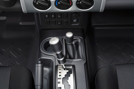 2011款丰田FJ酷路泽场地体验