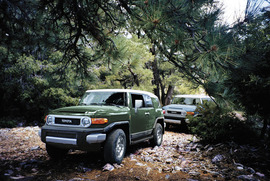 2011款丰田FJ酷路泽场地体验