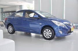 2010款现代瑞纳三厢1.4GS自动舒适型