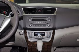2012款东风日产轩逸1.8XV
