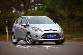 福特嘉年华1.5L两厢对比测试