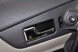 2012款福特锐界2.0T精锐天窗版