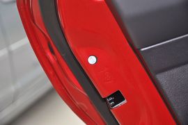 2012款福特福克斯两厢1.6L手自一体舒适型