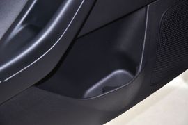 2012款福特福克斯两厢1.6L手自一体舒适型
