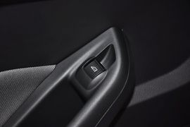 2012款福特福克斯两厢1.6L手自一体舒适型
