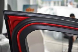 2012款福特福克斯两厢1.6L手自一体舒适型