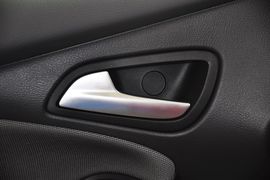 2012款福特福克斯两厢1.6L手自一体舒适型