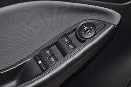 2012款福特福克斯两厢1.6L手自一体舒适型